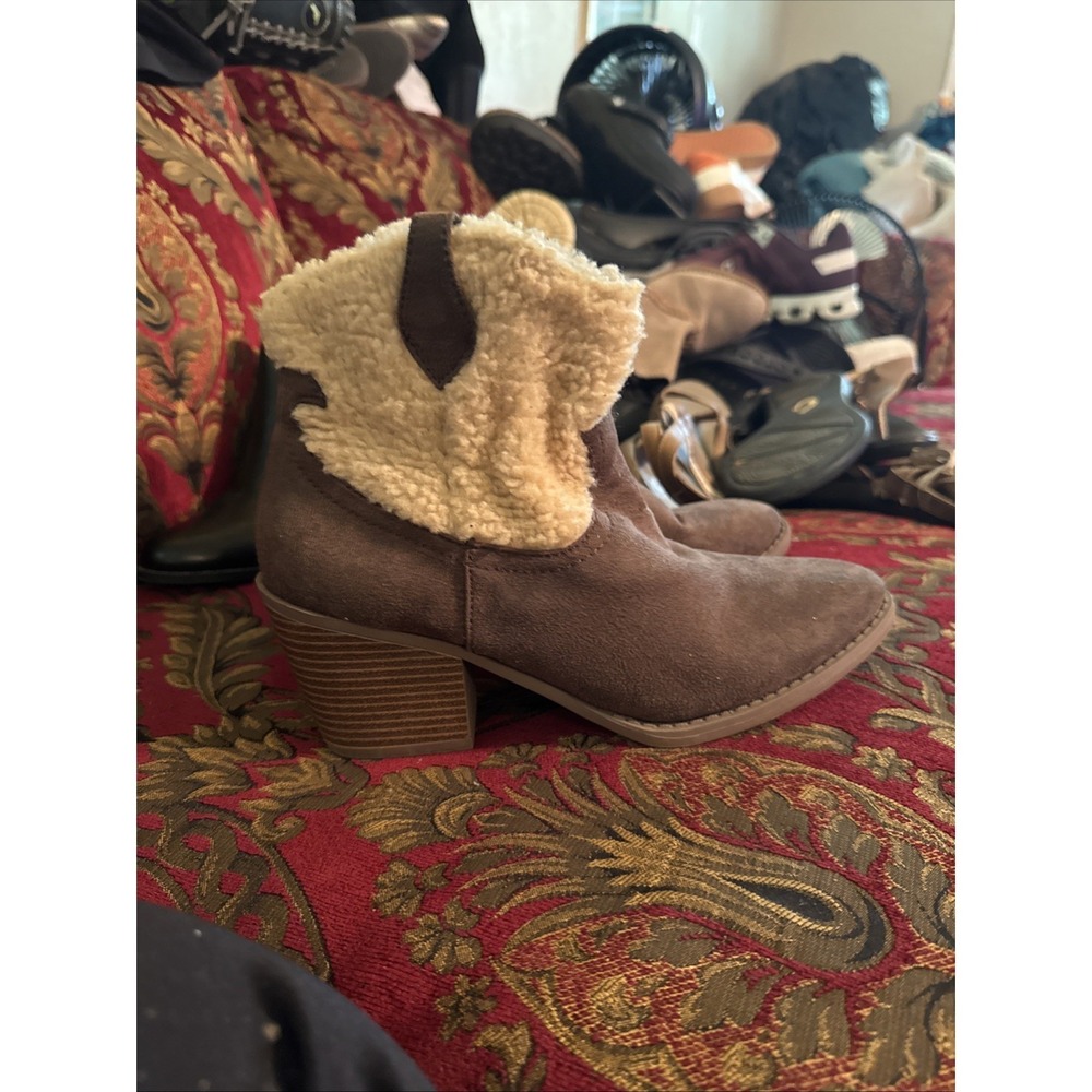 Womens "Sugar" Tula Western Booties Sz 9